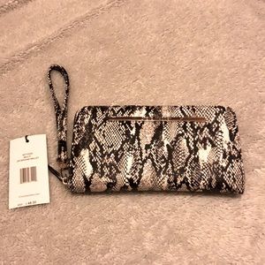 Steve Madden zip around wallet wristlet